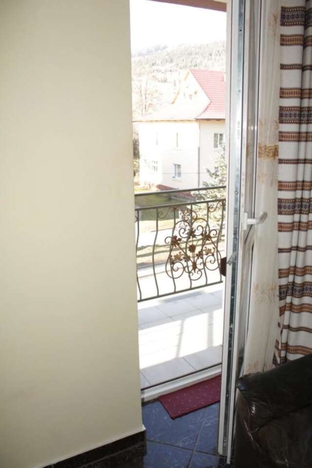 Мини-отель Hotel Yaremche Яремче-11